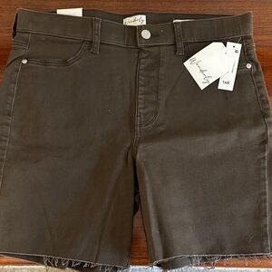 Waverly Brown Women's Bermuda Shorts